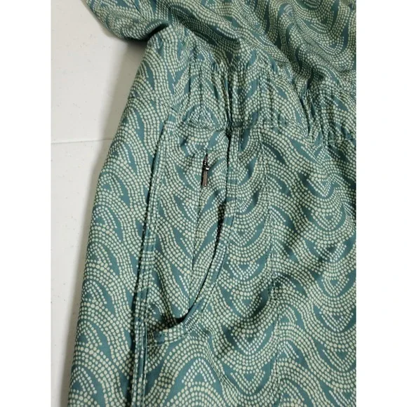 Patagonia Fleetwith Dress Women's‎ Medium Athletic Hiking Outdoor Green Pockets - Picture 6 of 14